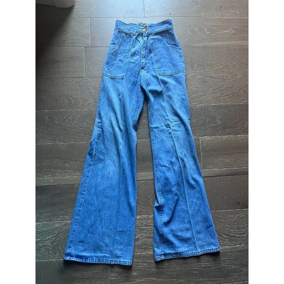 VTG Wrangler Women's 70s Light Wash Denim Bellbottom Flare Jeans Sz 23x32 - Picture 1 of 12